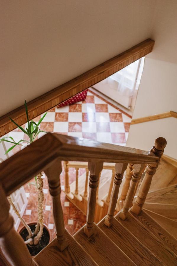 Mala Praha Hotel Uzjhorod Eksteriør billede