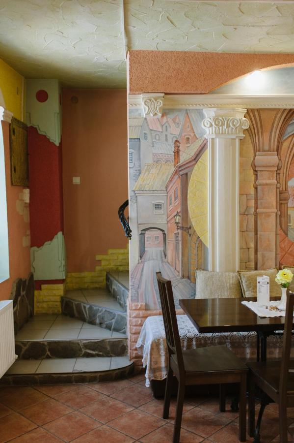 Mala Praha Hotel Uzjhorod Eksteriør billede