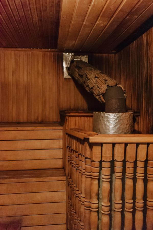 Mala Praha Hotel Uzjhorod Eksteriør billede