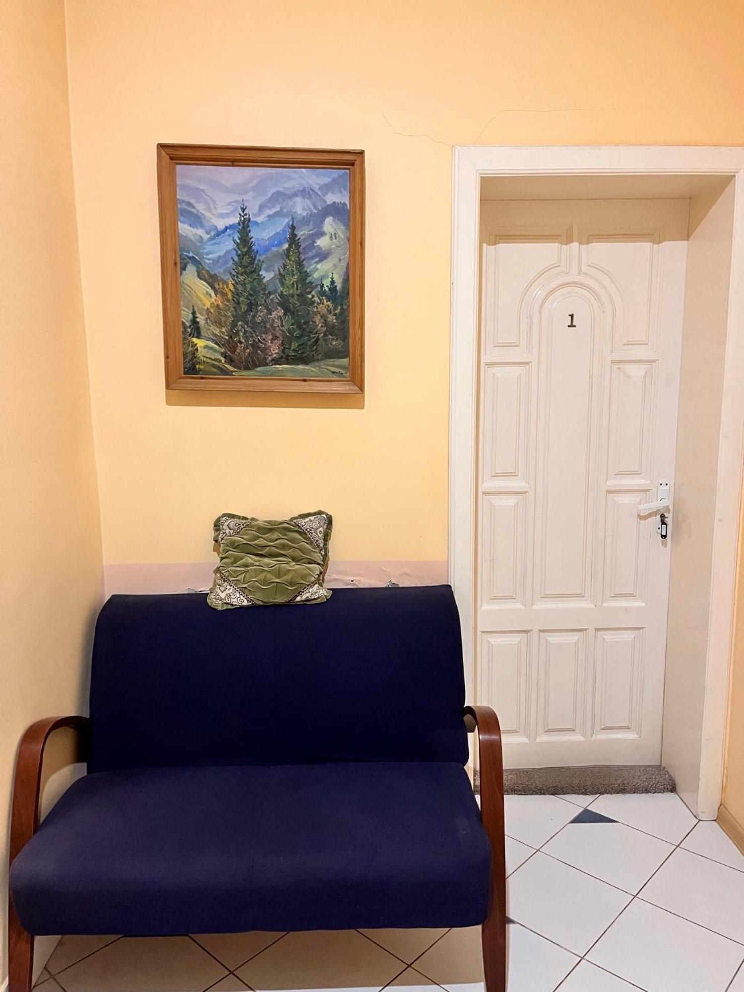 Mala Praha Hotel Uzjhorod Eksteriør billede