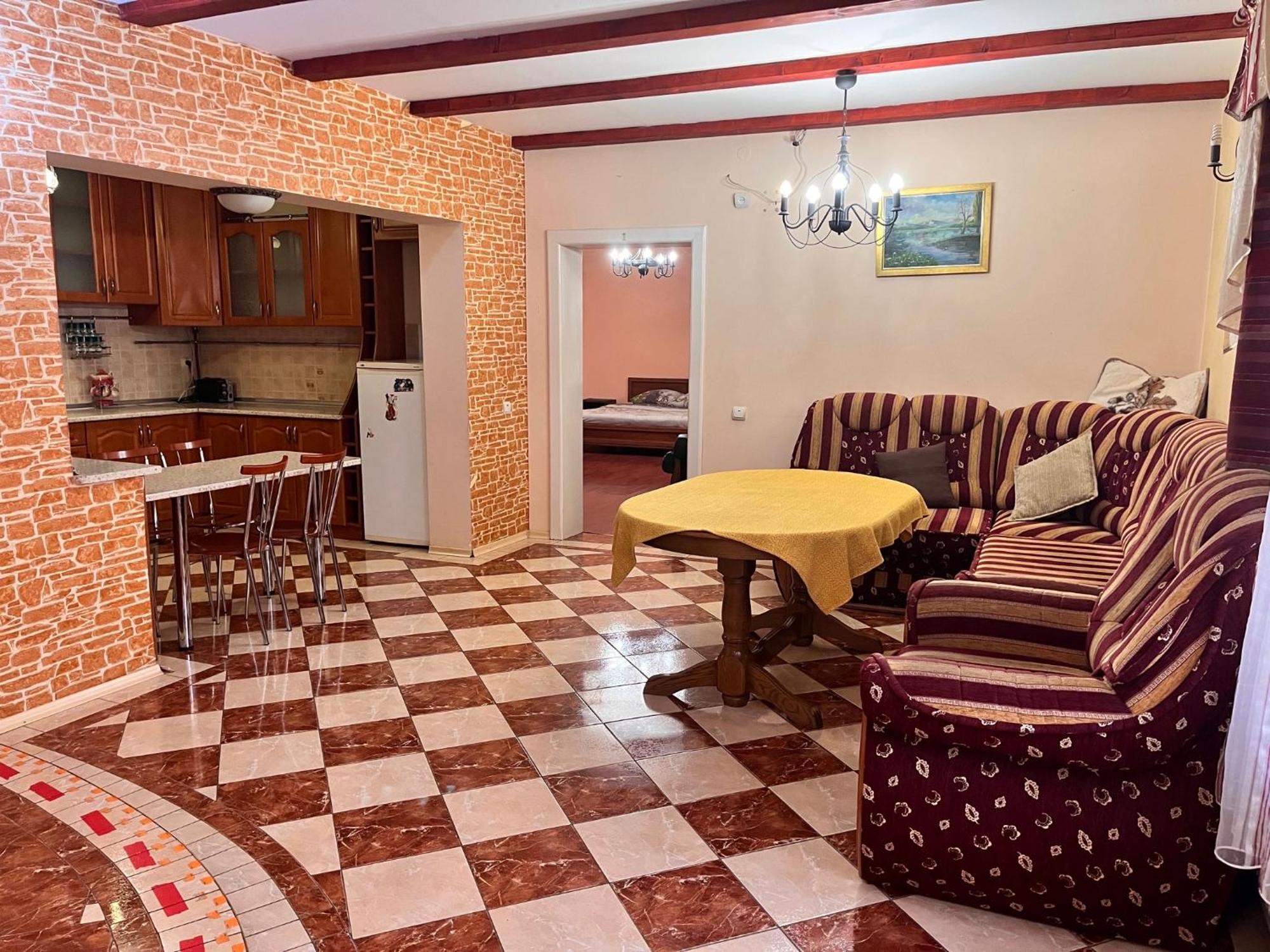 Mala Praha Hotel Uzjhorod Eksteriør billede